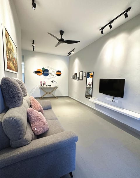 Communal lounge/ TV room, TV and multimedia, Living room, Seating area, Evening entertainment, fireplace