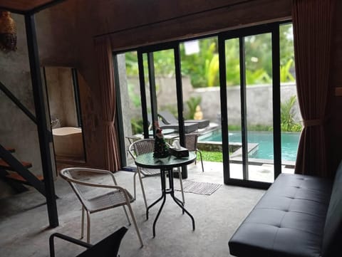 Patio, View (from property/room), Balcony/Terrace, Living room, Seating area, Pool view, Swimming pool, sunbed