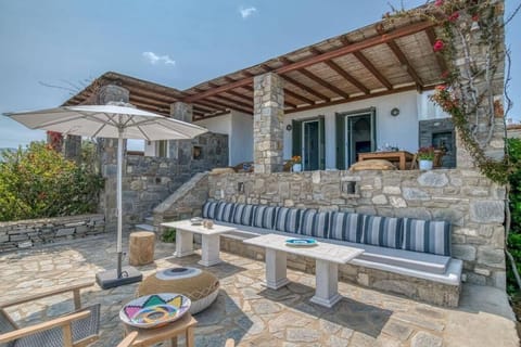 Property building, Garden, View (from property/room), Balcony/Terrace, Seating area, Dining area, Garden view