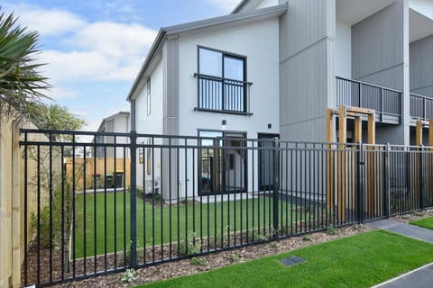 Property building, Day, Garden