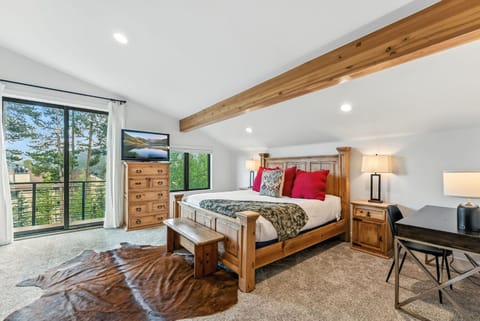 Luxurious 6BD Ski-in Ski-out in Heart of Breck! House in Breckenridge