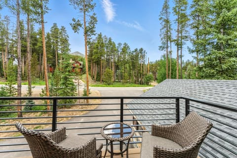 Luxurious 6BD Ski-in Ski-out in Heart of Breck! House in Breckenridge