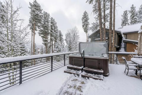 Luxurious 6BD Ski-in Ski-out in Heart of Breck! House in Breckenridge