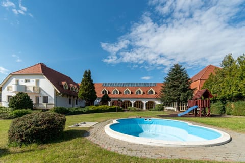 Property building, Garden