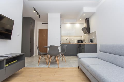 TV and multimedia, Kitchen or kitchenette, Living room, Seating area