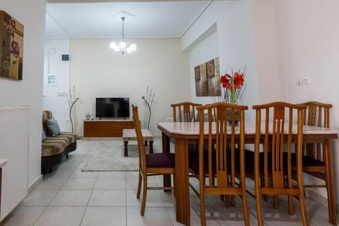 TV and multimedia, Living room, Seating area, Dining area, Evening entertainment