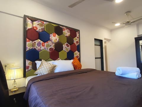Bed, Bedroom, fireplace, air conditioner