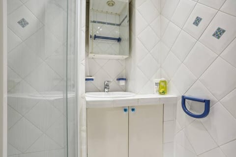 Modern flat in Paris - Heart of XVIème Apartment in Paris