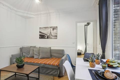 Modern flat in Paris - Heart of XVIème Apartment in Paris