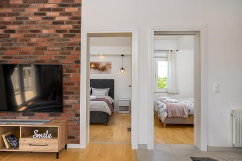 Communal lounge/ TV room, Bed, TV and multimedia, Photo of the whole room, Bedroom, internet, towels