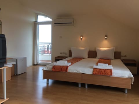 Bed, Balcony/Terrace, Photo of the whole room