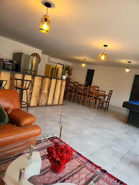 Living room, Dining area