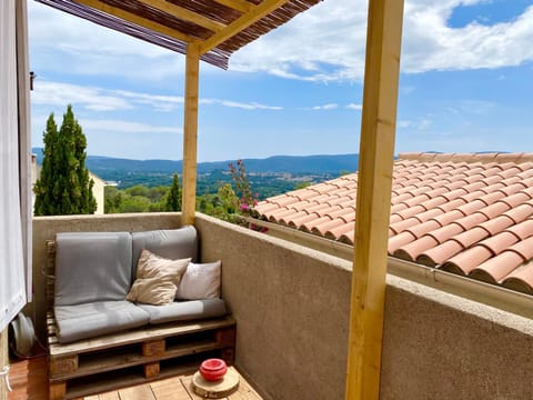 Patio, Day, Natural landscape, View (from property/room), Balcony/Terrace, Mountain view