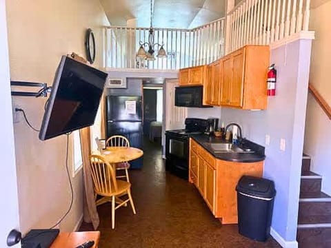 Cedar Tiny Home House in Woodland Park