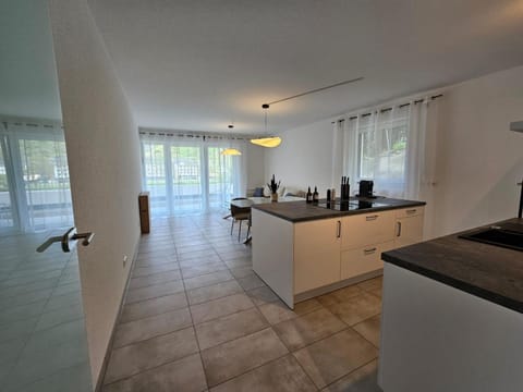 Kitchen or kitchenette, Dining area, pet friendly, stove