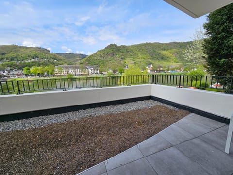 Natural landscape, View (from property/room), Balcony/Terrace, Mountain view, River view