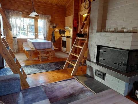Kitchen or kitchenette, Seating area, fireplace