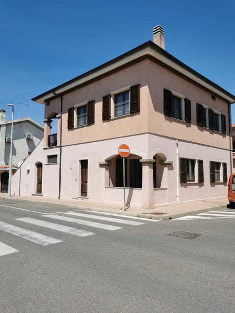 Property building, Neighbourhood, Street view