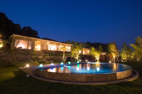 Pool view, Swimming pool