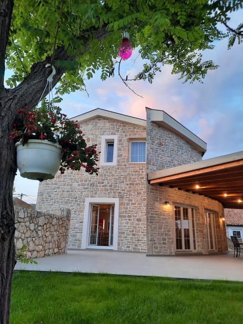 Property building, Garden