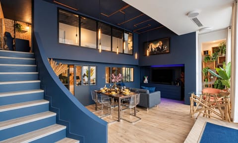 Living room, Seating area