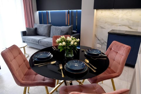 Communal lounge/ TV room, Living room, Dining area