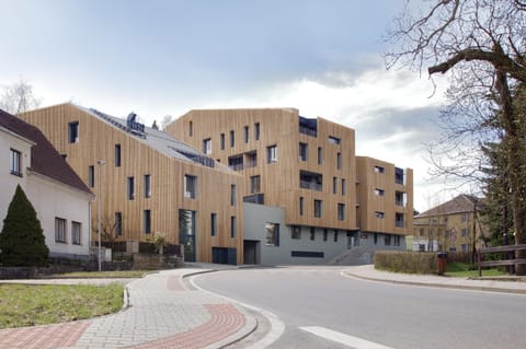 Property building, Neighbourhood
