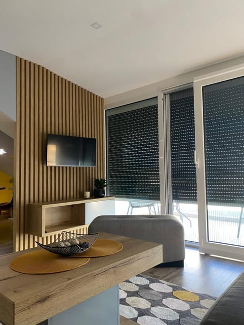 TV and multimedia, Living room, Photo of the whole room, Seating area