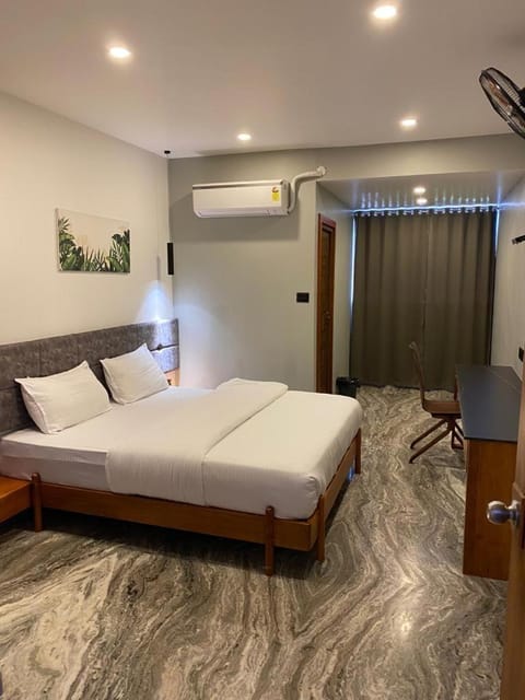 Bed, air conditioner