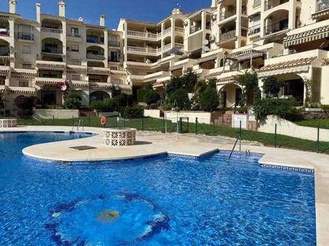 Cozy and inexpensive apartments nearly sea,tennis,bars and other Apartment in Costa del Sol