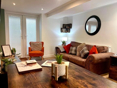 Cherry Blossom cottage House in Glossop