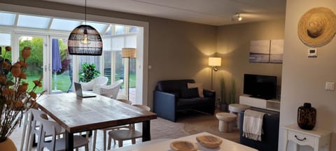 Patio, TV and multimedia, Living room, Dining area