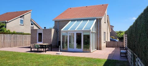 Property building, Patio, Garden, Balcony/Terrace, Garden view