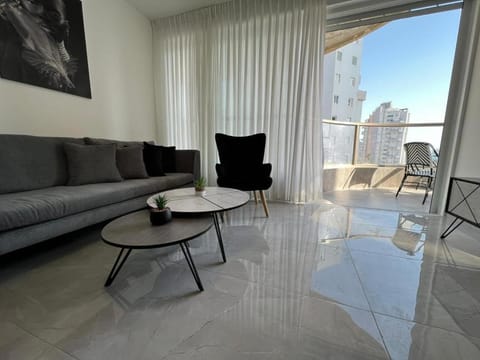 View (from property/room), Balcony/Terrace, Living room
