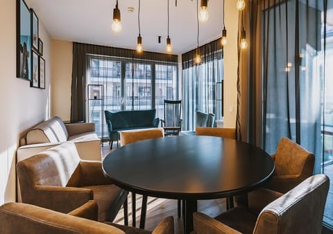 Living room, Seating area, Dining area