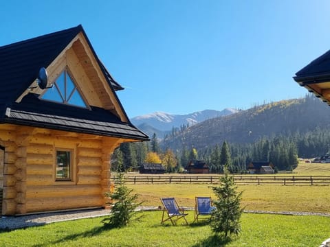 Property building, Day, Natural landscape, Mountain view