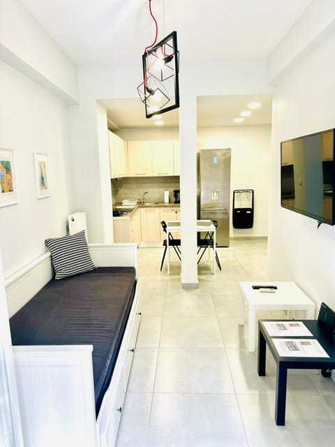 Communal lounge/ TV room, Bed, TV and multimedia, Living room, Seating area