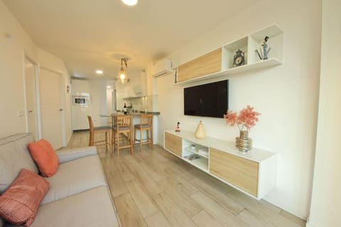 TV and multimedia, Kitchen or kitchenette, Living room