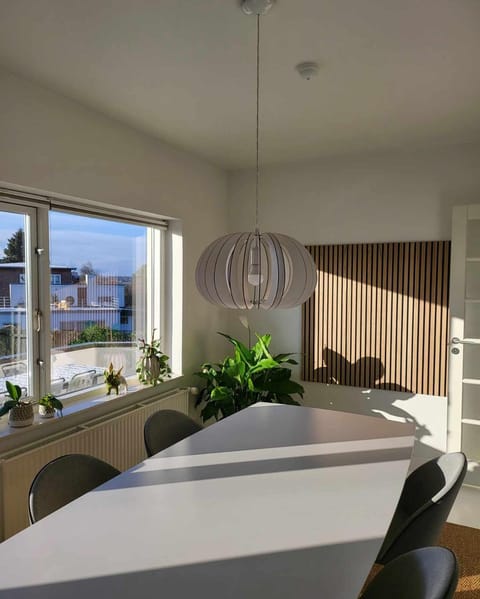 Moderne villalejlighed på 110 kvm + stor terrasse Apartment in Aarhus