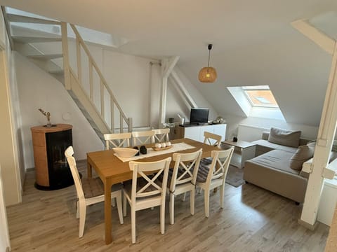 Living room, Dining area, fireplace