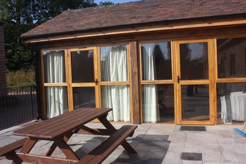 Patio, Facade/entrance