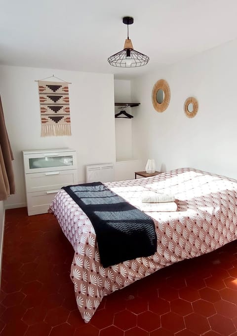 Property building, Photo of the whole room