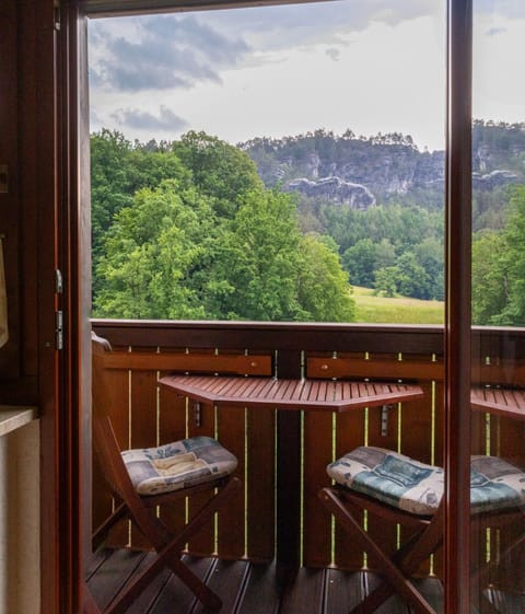 View (from property/room), Balcony/Terrace, Mountain view