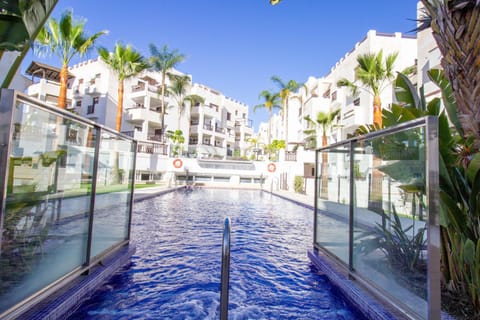 Property building, Day, Swimming pool