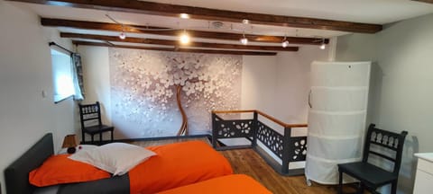 Photo of the whole room, Bedroom
