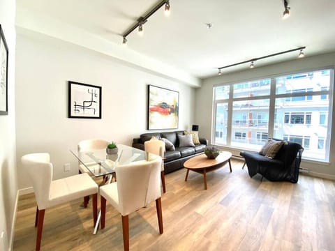 Lovely Brand New Suite Apartment in Sidney