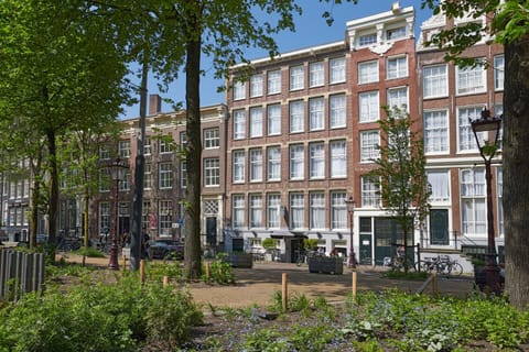 Property building, Street view