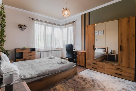 Bed, Bedroom, wardrobe