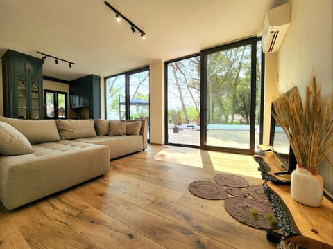 Garden, Living room, Seating area, Garden view