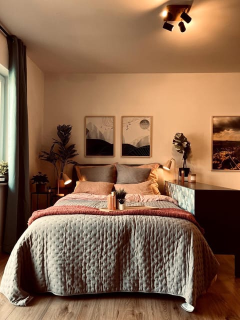 Bed, Photo of the whole room